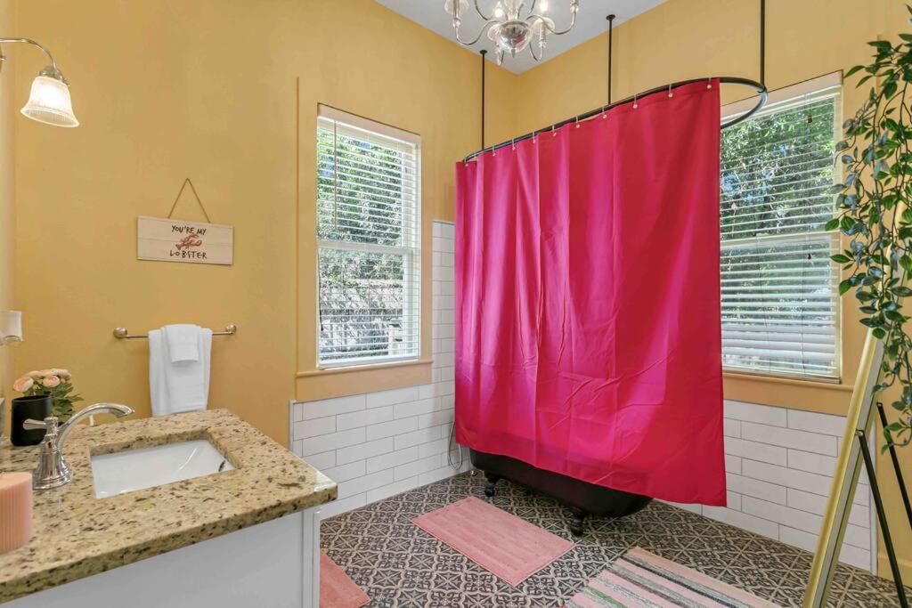 Friends Airbnb Themed 2Bed 2Bath Walkable To All Of Ybor Τάμπα Εξωτερικό φωτογραφία