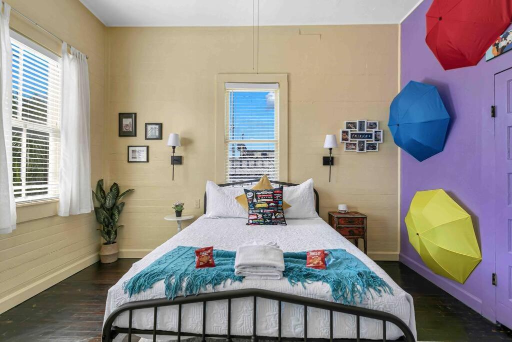 Friends Airbnb Themed 2Bed 2Bath Walkable To All Of Ybor Τάμπα Εξωτερικό φωτογραφία